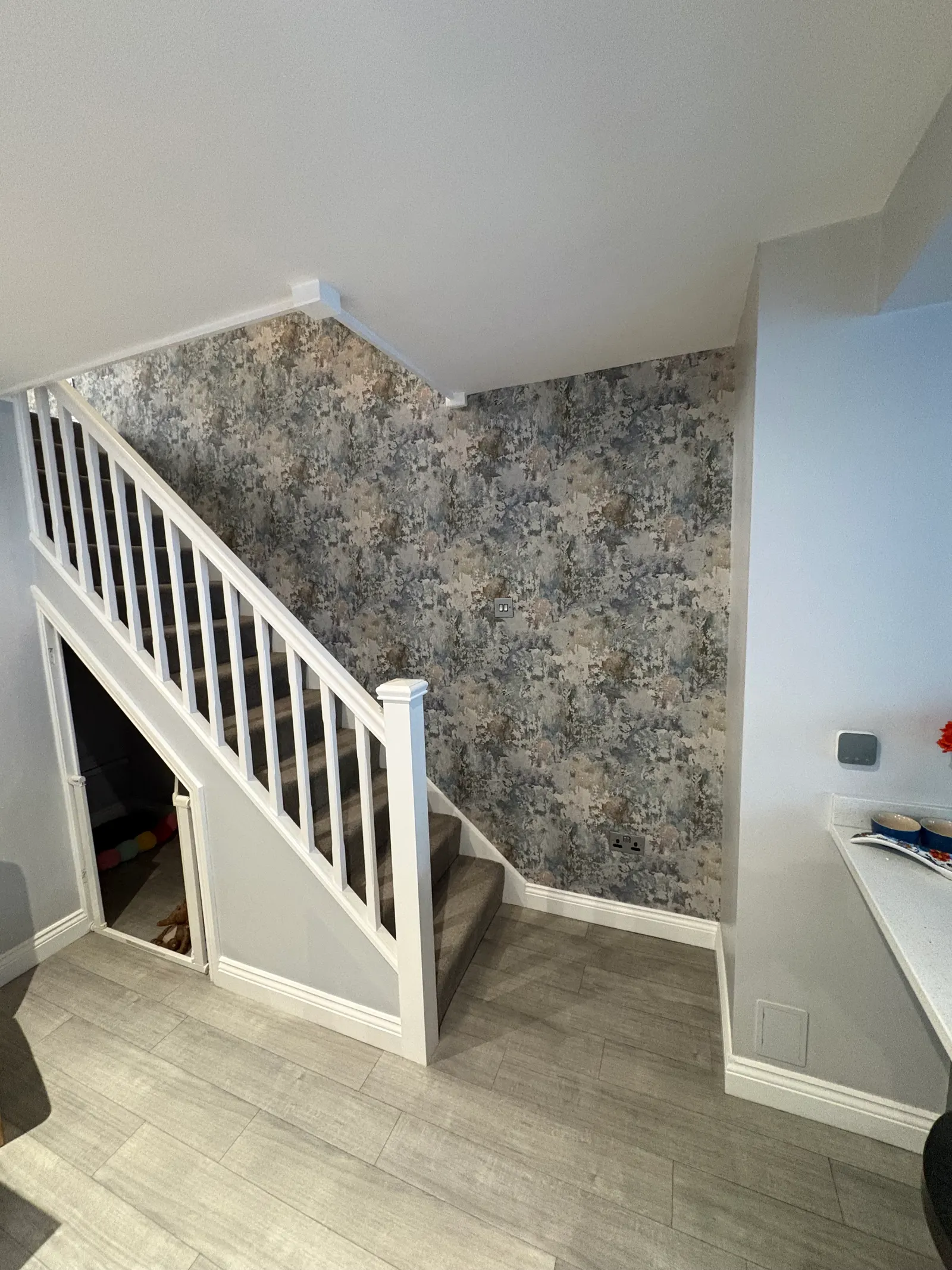 Painting & Decorating